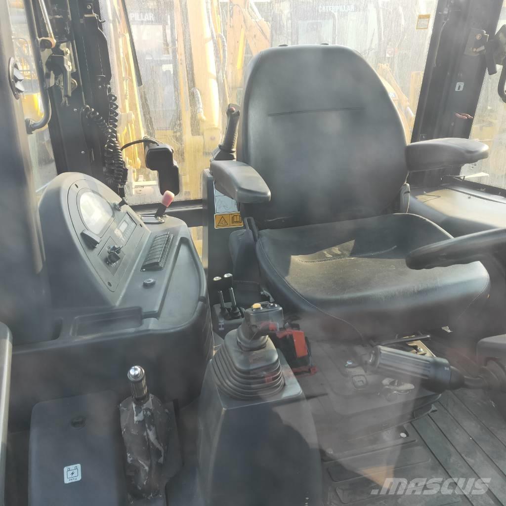 LiuGong LG777 Rýpadlo-nakladače