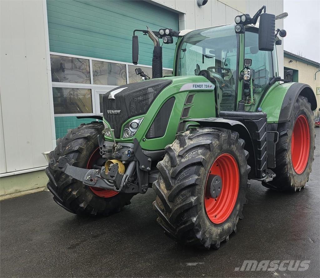 Fendt 724 Vario Traktory