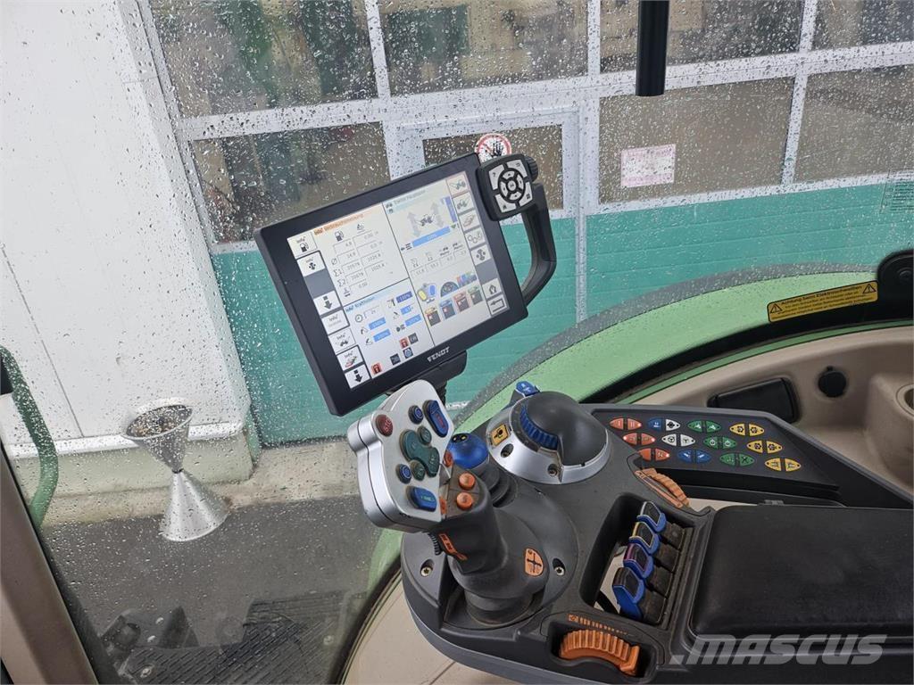 Fendt 724 Vario Traktory
