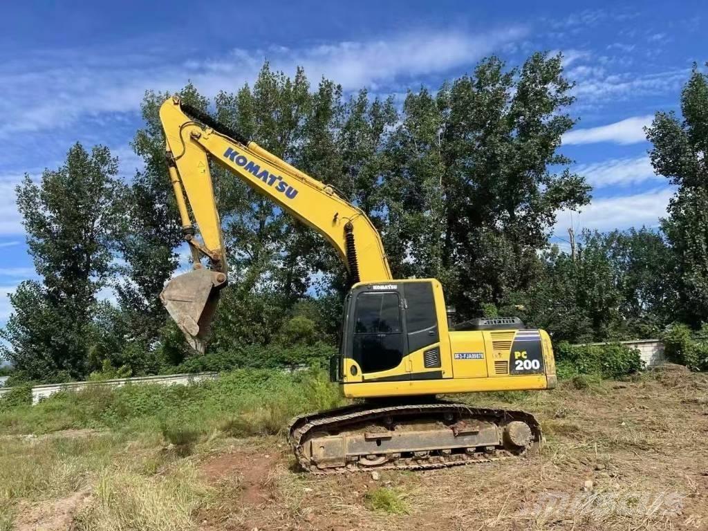 Komatsu PC 200 Pásové rýpadlá