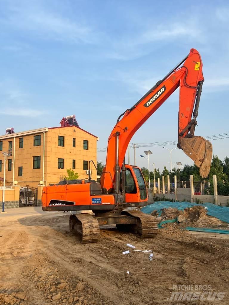 Doosan DX225LC-9C Pásové rýpadlá