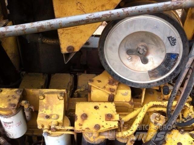 Komatsu d155a-3 Pásové dozéry