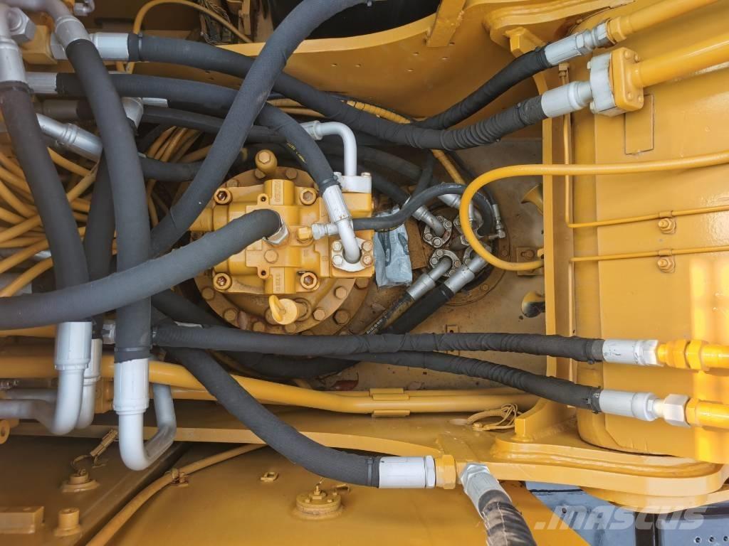 CAT 320 D2 Pásové rýpadlá
