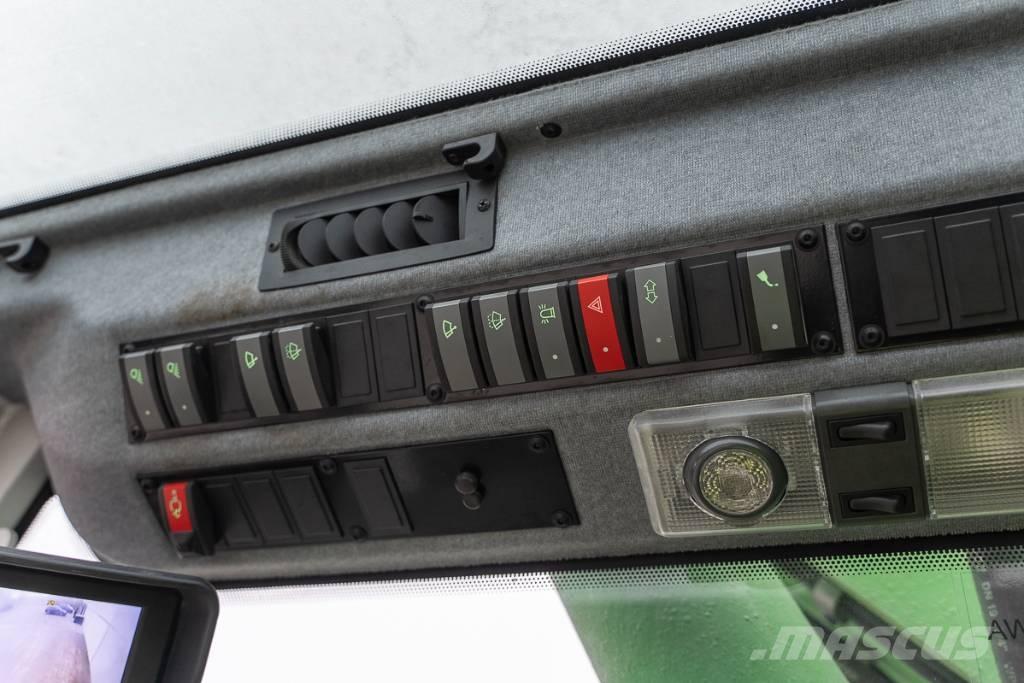 Sennebogen 821 E Kolesové rýpadlá