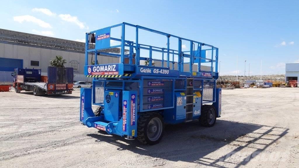Genie GS 4390 RT Nožnicové zdvíhacie plošiny