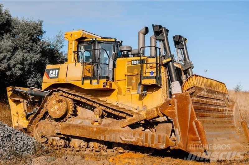 CAT D10T Pásové dozéry