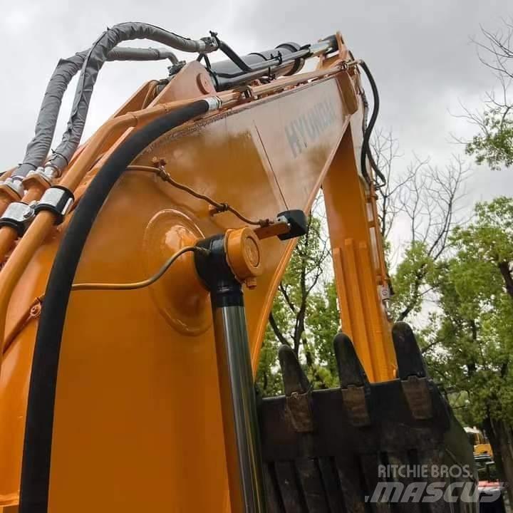 Hyundai R220LC-9S Pásové rýpadlá