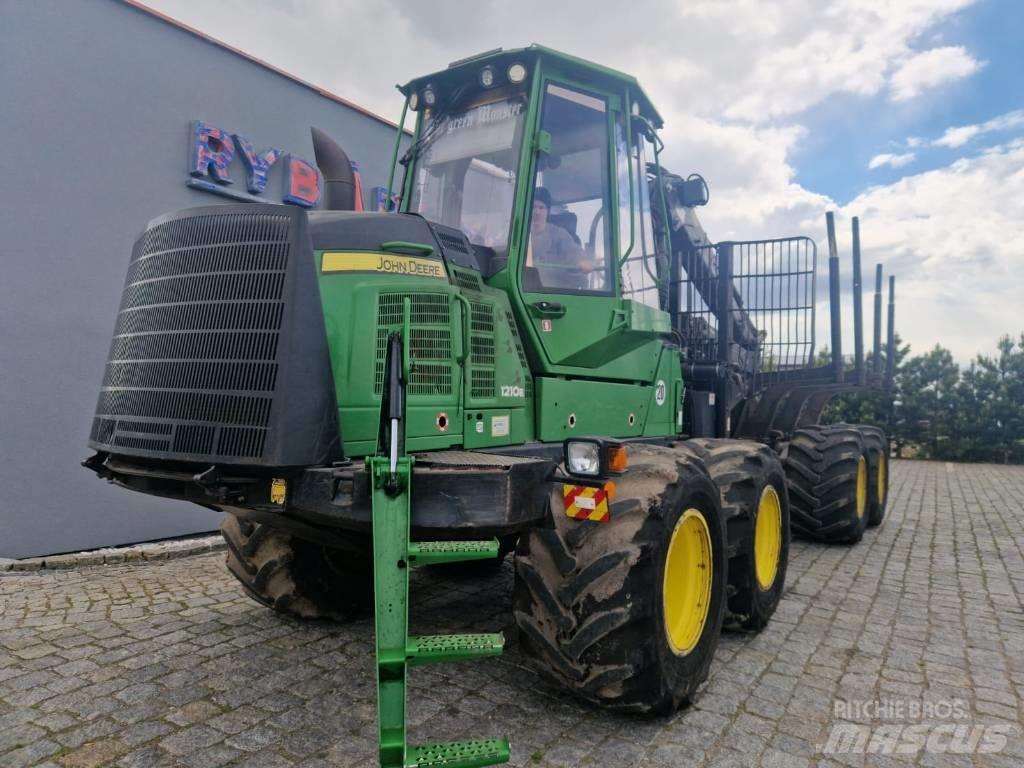 John Deere 1210 E Lesné traktory