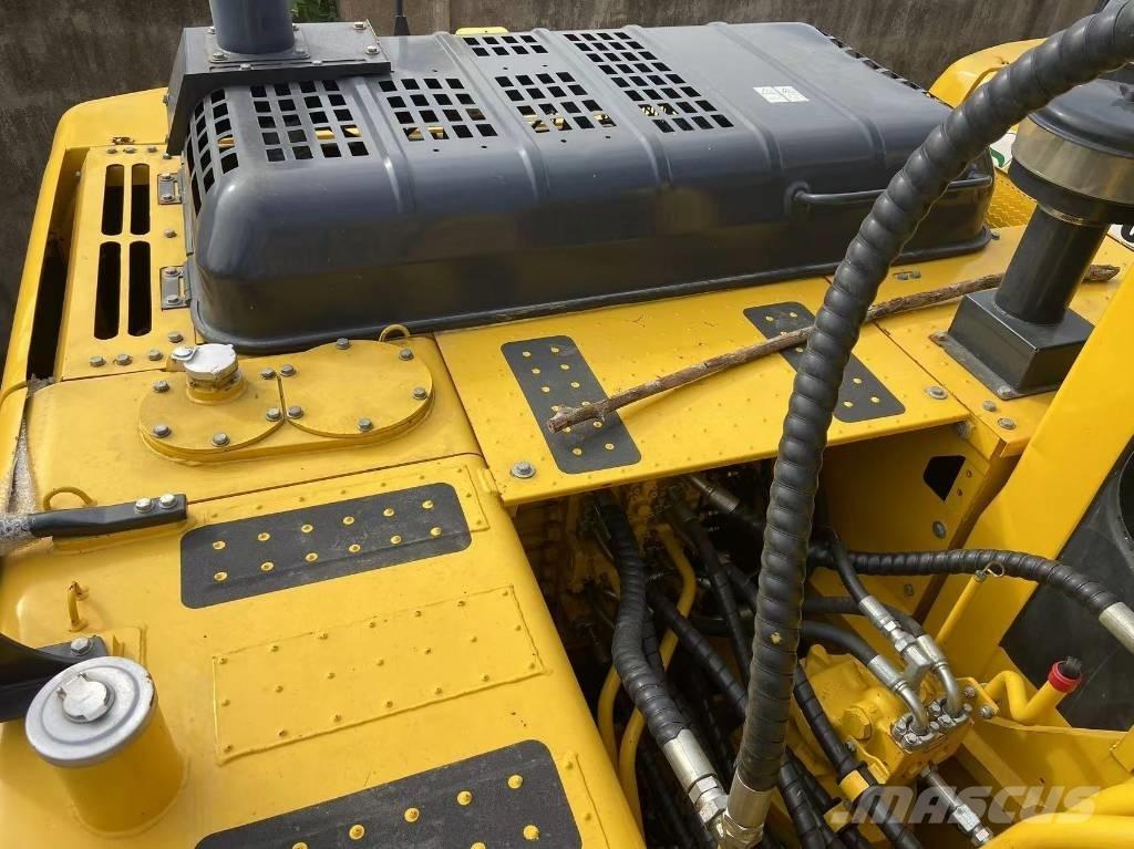 Komatsu PC 220-8 Midi rýpadlá 7 t - 12 t