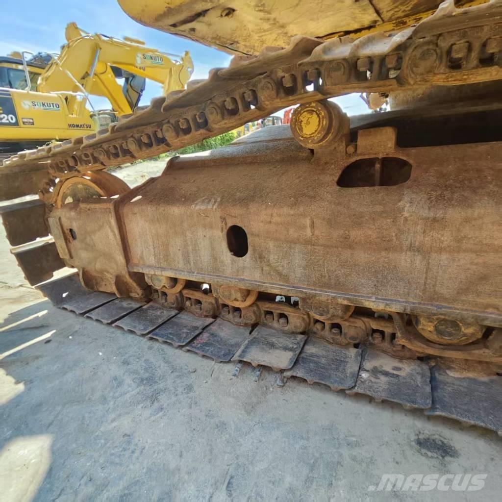 Komatsu PC 240 LC-7 Pásové rýpadlá