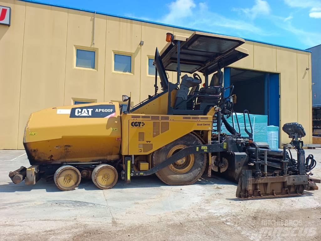 CAT AP 600F Finišéry