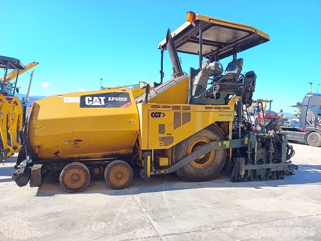 CAT AP 600F Finišéry