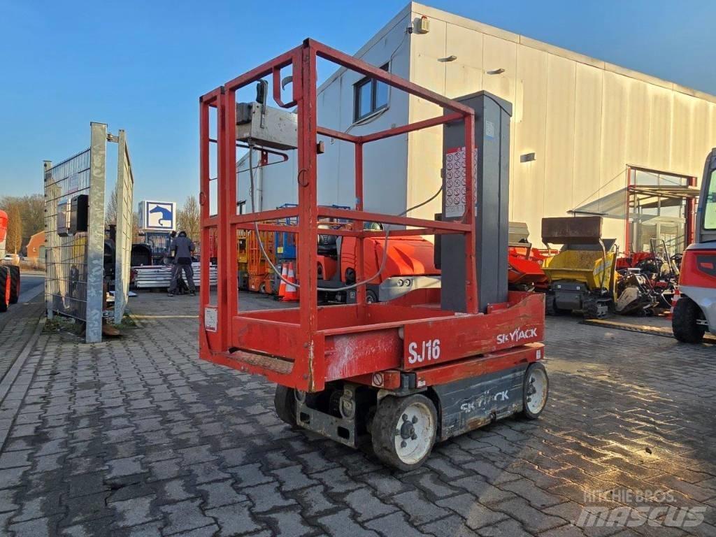 SkyJack SJ 16 Vertikálne stĺpové výťahy