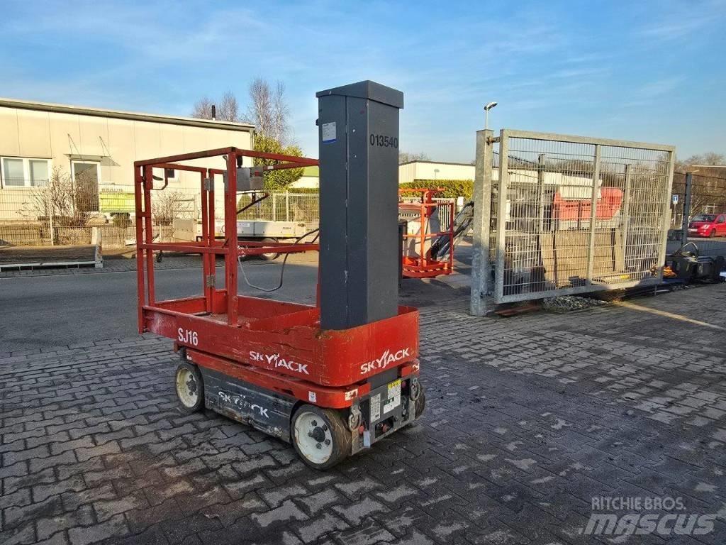 SkyJack SJ 16 Vertikálne stĺpové výťahy