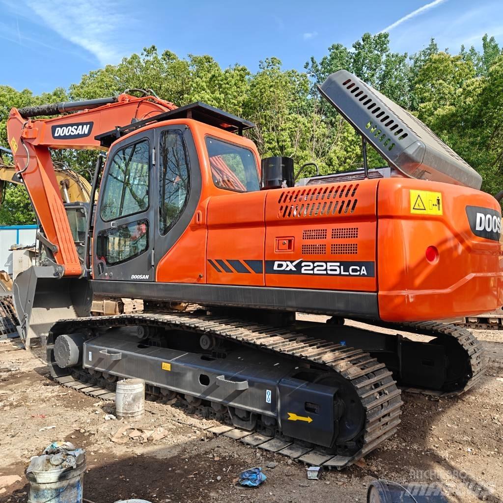 Doosan DX 225 LCA Pásové rýpadlá