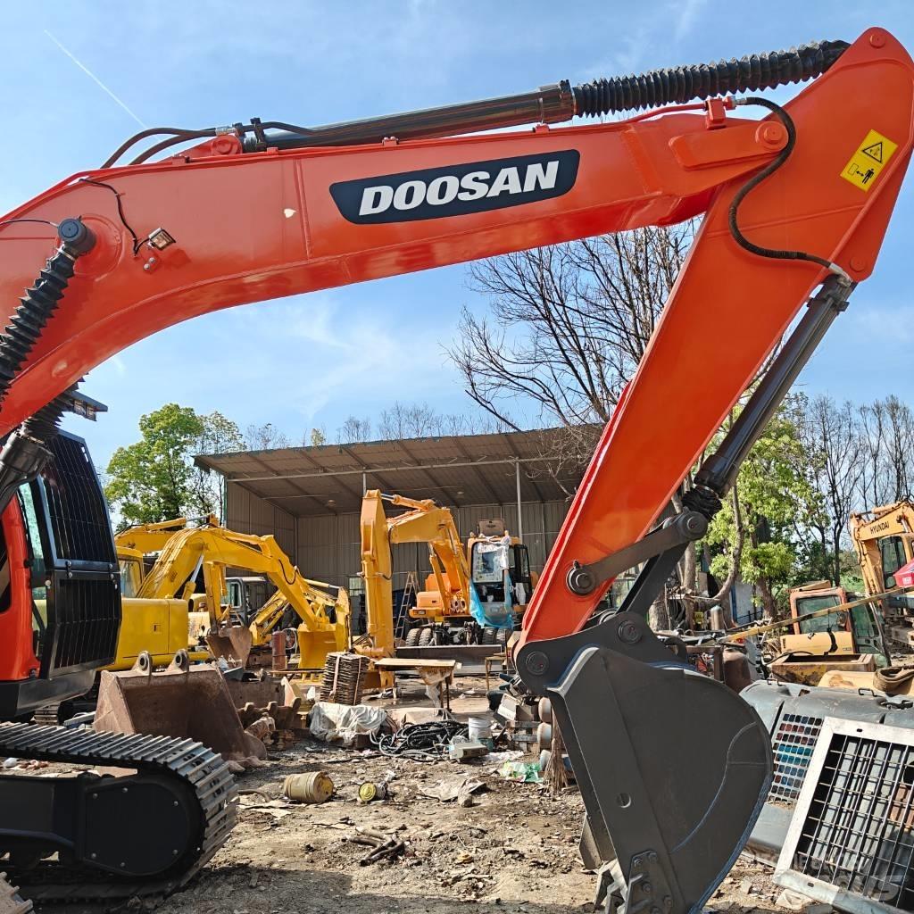 Doosan DX 225 LCA Pásové rýpadlá