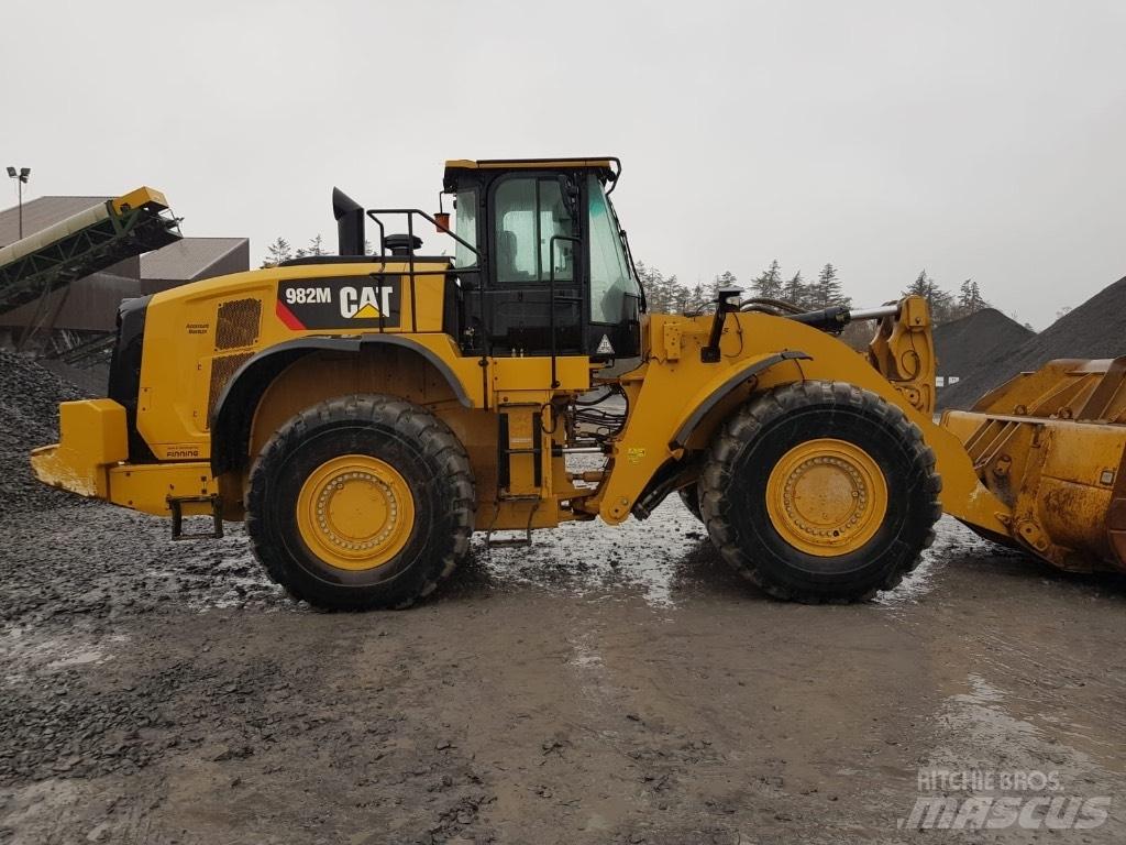 CAT 982m Kolesové nakladače