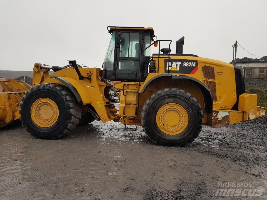 CAT 982m Kolesové nakladače