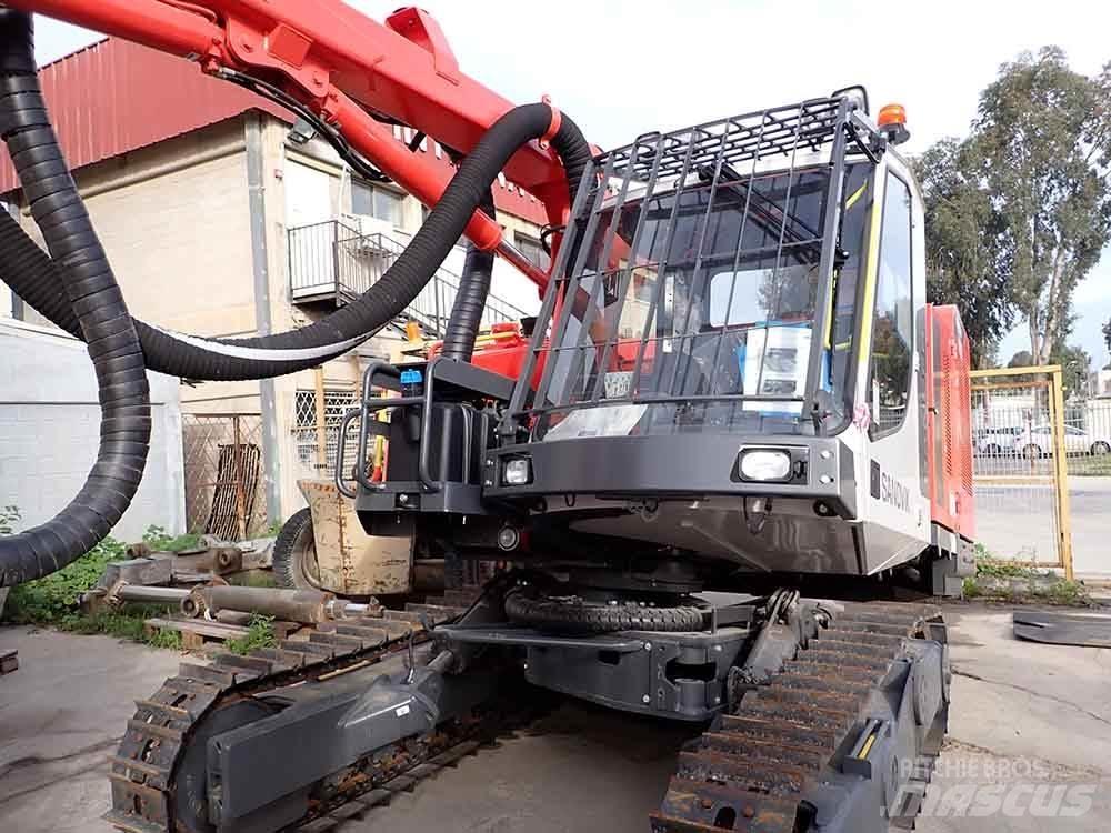 Sandvik DX800 Povrchové vrtné súpravy