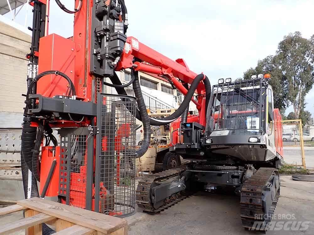 Sandvik DX800 Povrchové vrtné súpravy