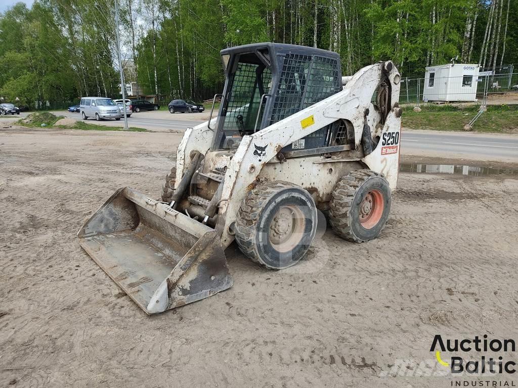 Bobcat S 250 Šmykom riadené nakladače