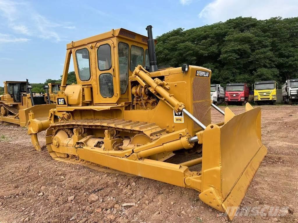 CAT D7G Pásové dozéry
