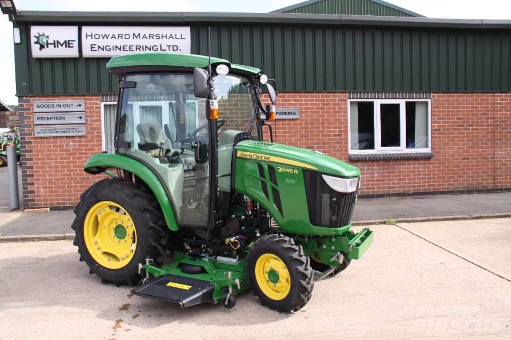 John Deere 3045 R Traktory
