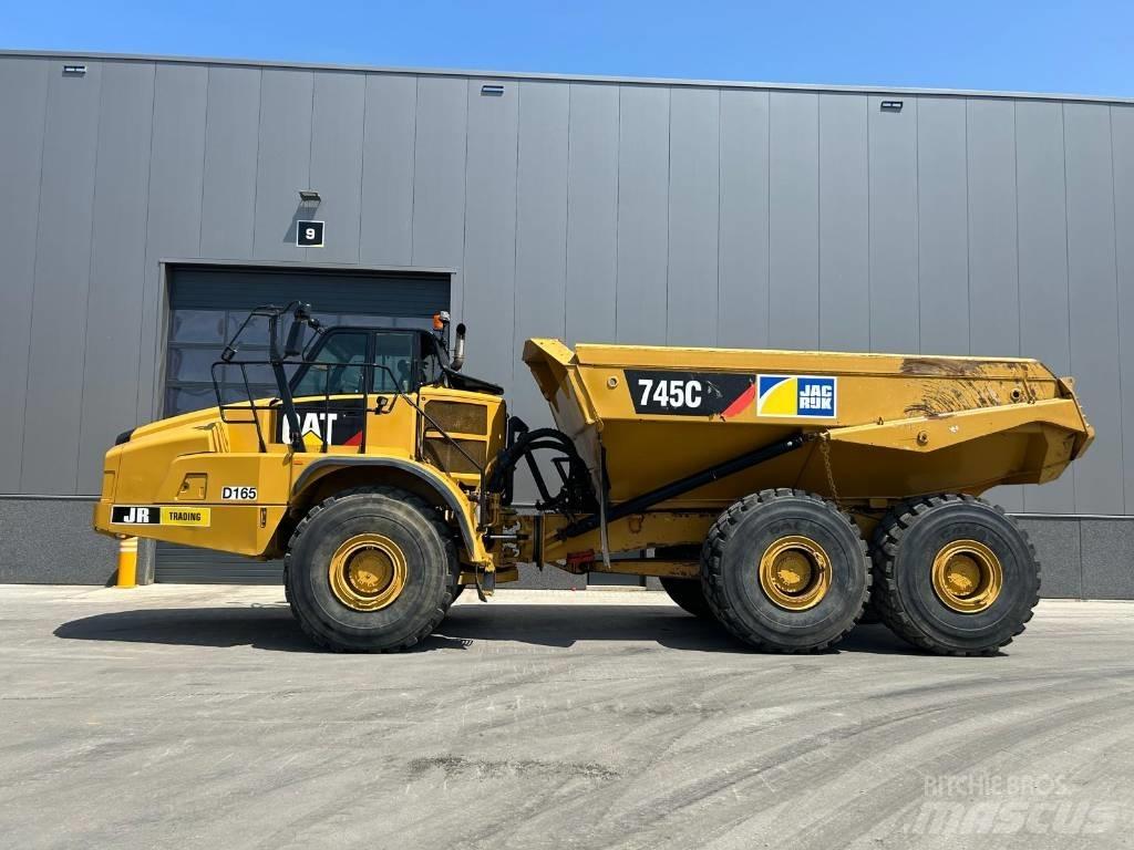 CAT 745 C Kĺbové nákladné autá