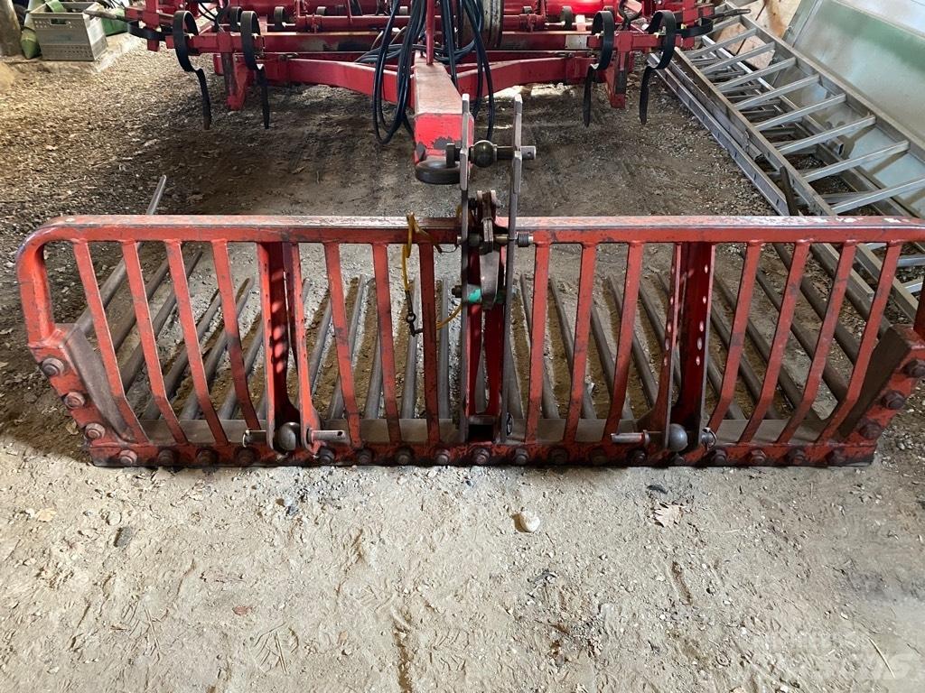  Stensvans kipbar Other tractor accessories