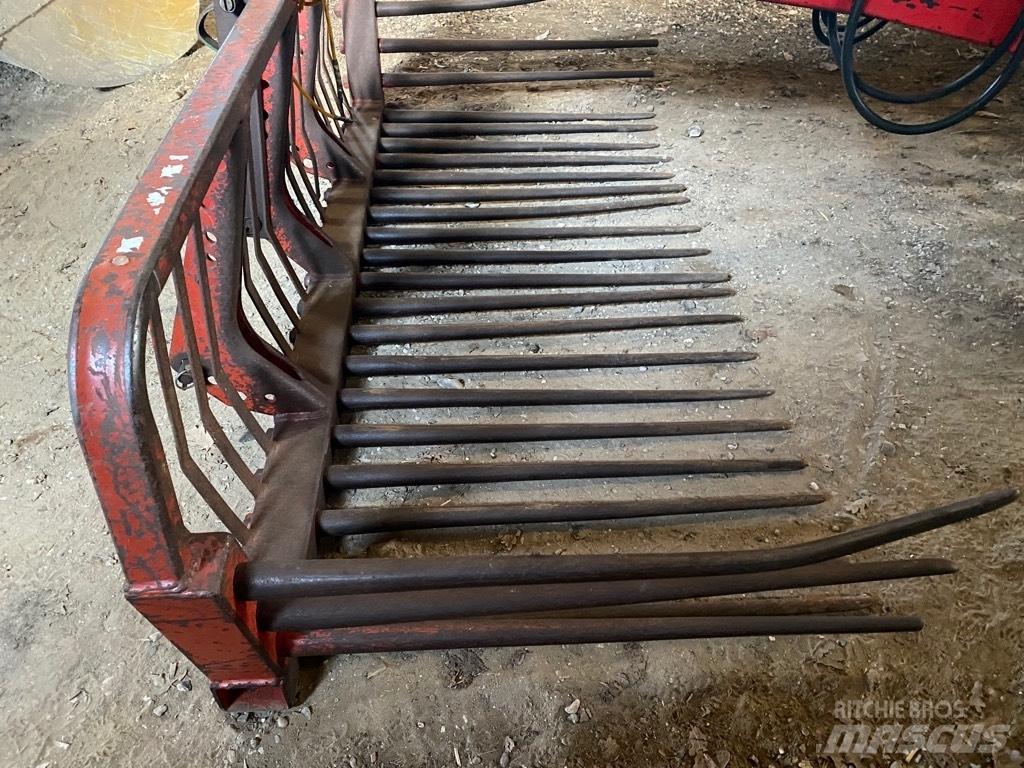  Stensvans kipbar Other tractor accessories