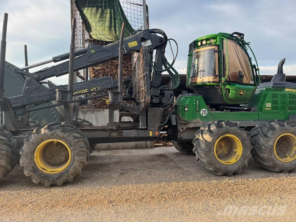 John Deere 1110 G Lesné traktory
