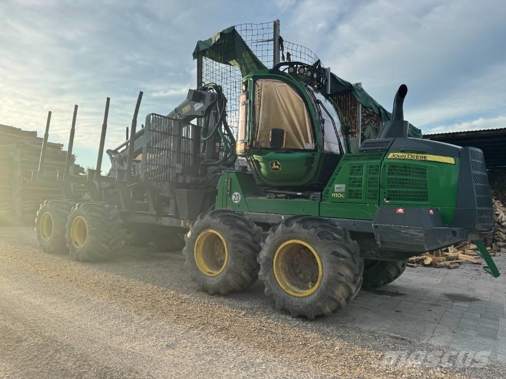 John Deere 1110 G Lesné traktory