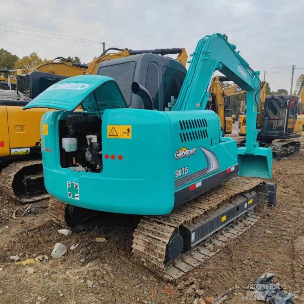 Kobelco SK 75 Pásové rýpadlá