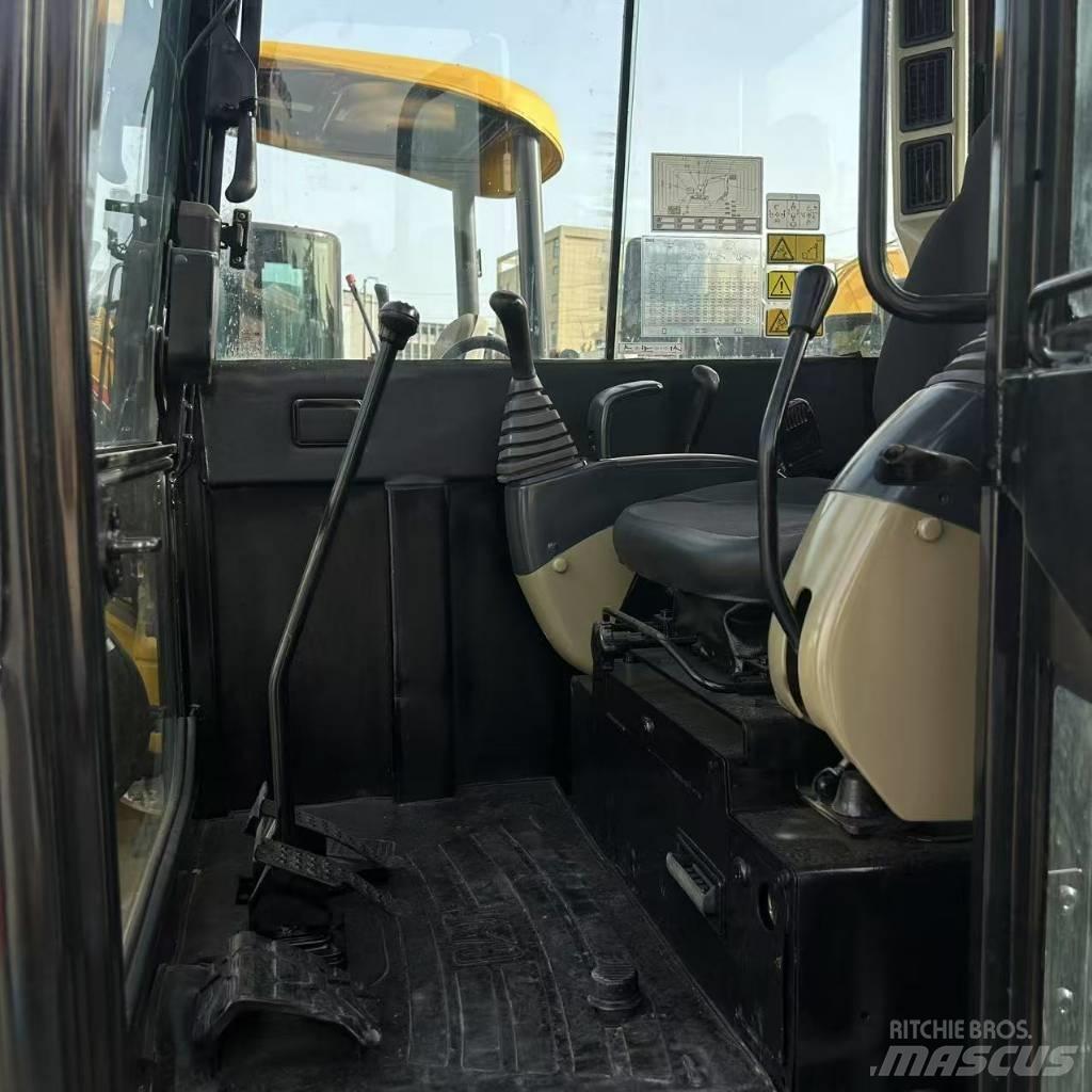 CAT 306E Pásové rýpadlá