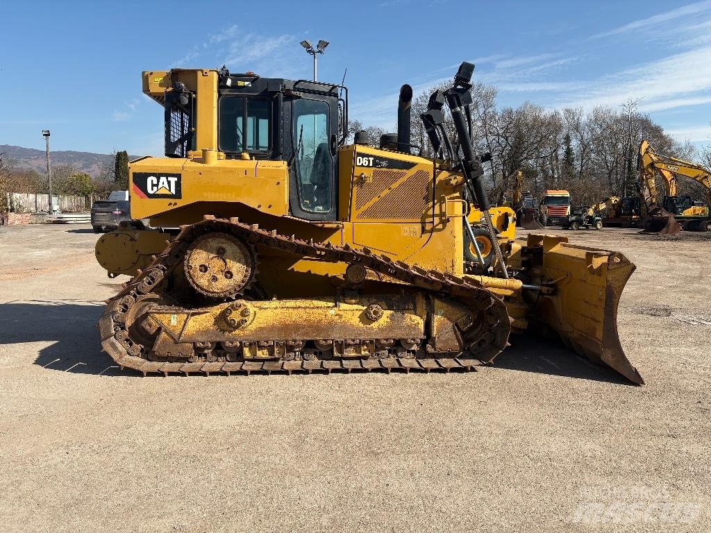 CAT D 6 T LGP VPAT Pásové dozéry
