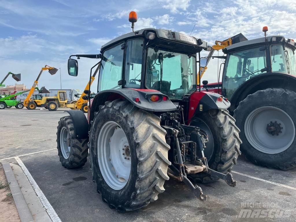 Massey Ferguson 5711 Traktory