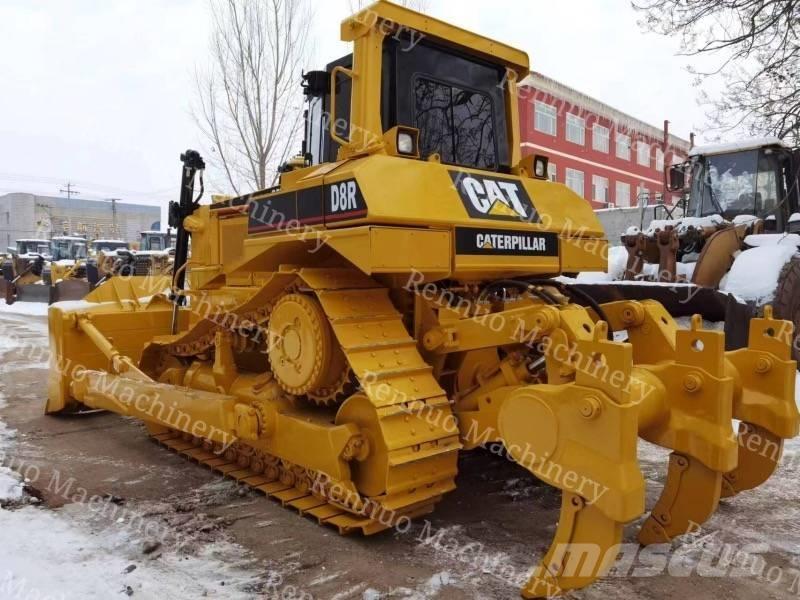 CAT D 8 R Pásové dozéry
