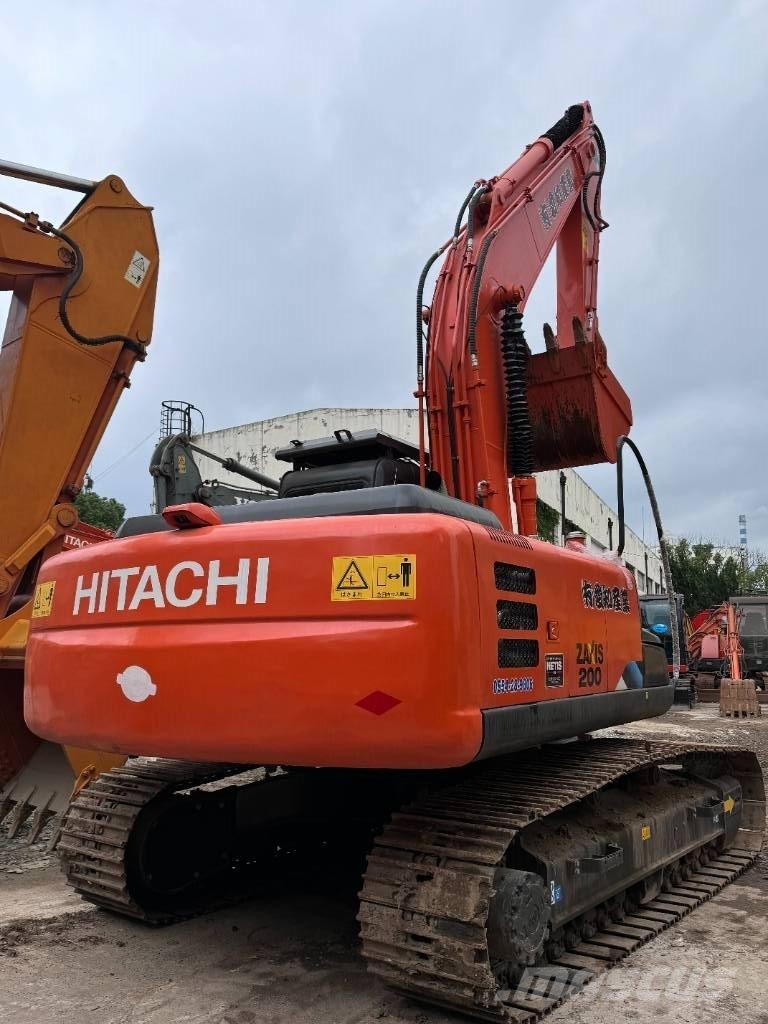 Hitachi ZX 200 Pásové rýpadlá