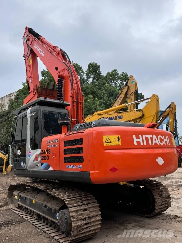 Hitachi ZX 200 Pásové rýpadlá