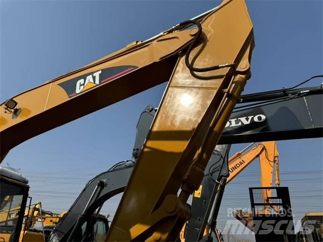 CAT 320 B L Pásové rýpadlá