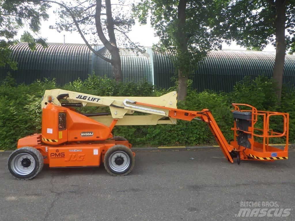 JLG M450AJ Kĺbové plošiny