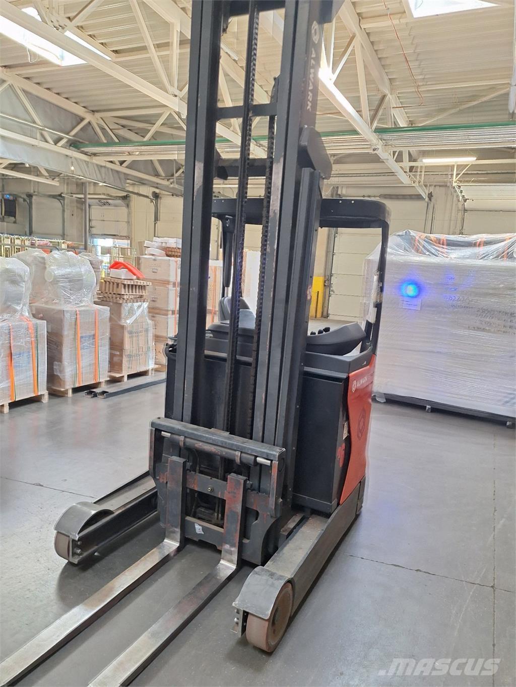 Linde R14 Samohybné vozíky