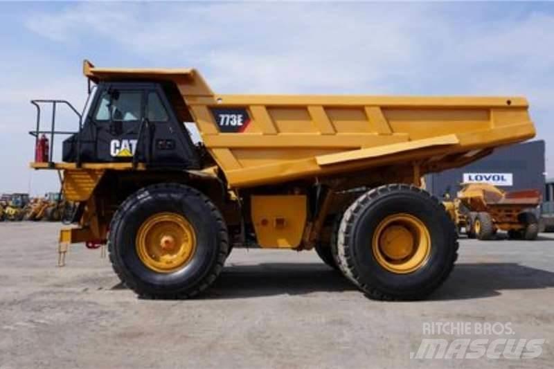 CAT 773E Kĺbové nákladné autá