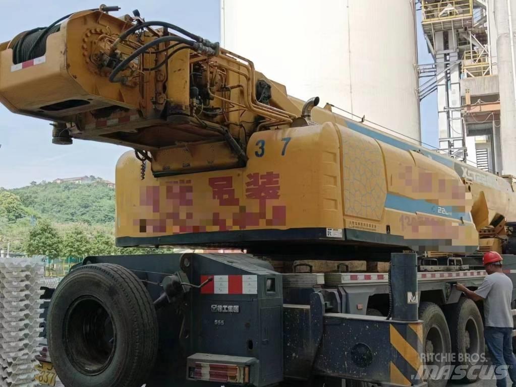 XCMG XCT110 Univerzálne terénne žeriavy