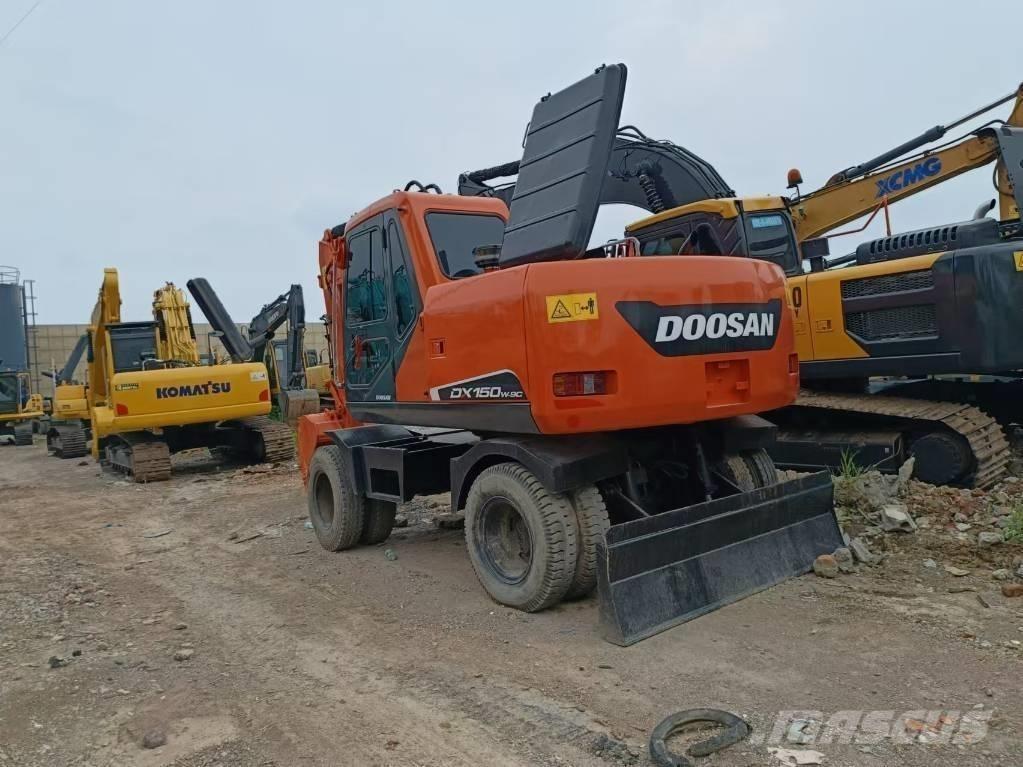 Doosan 150 W-7 Kolesové rýpadlá