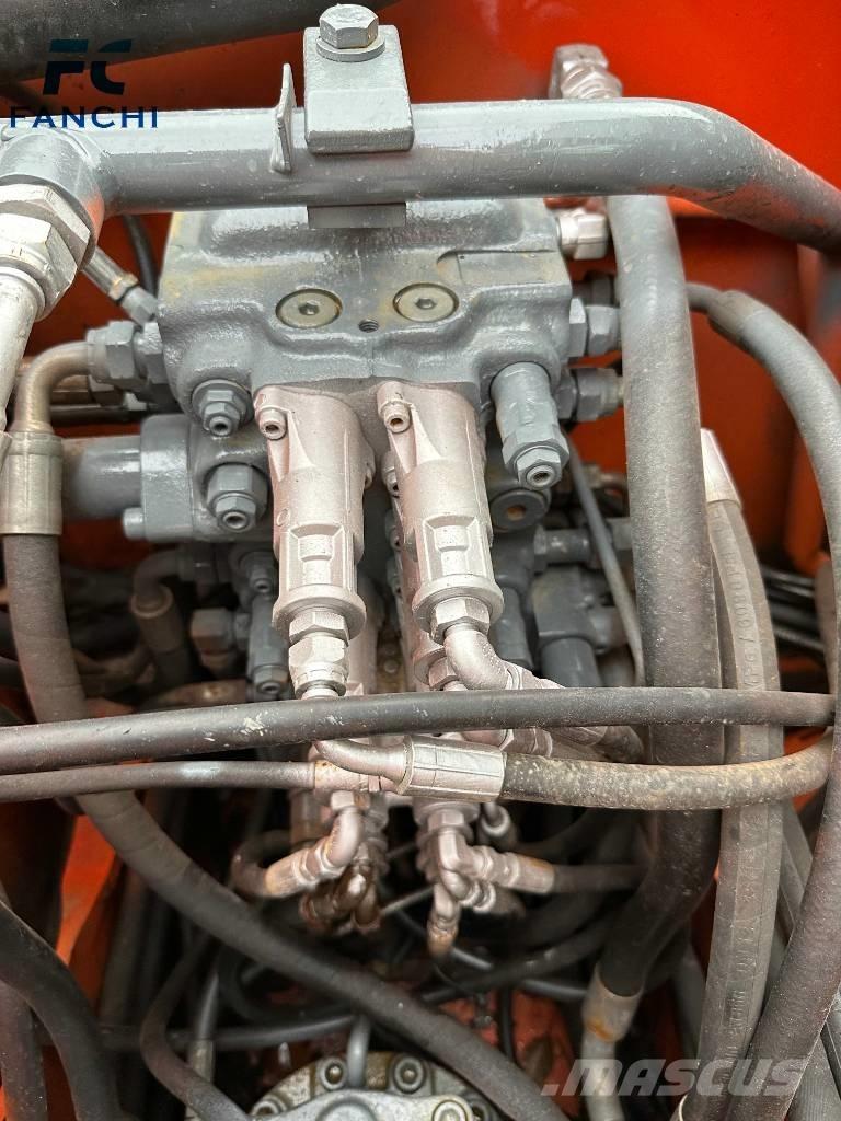 Hitachi ZX 70 Pásové rýpadlá