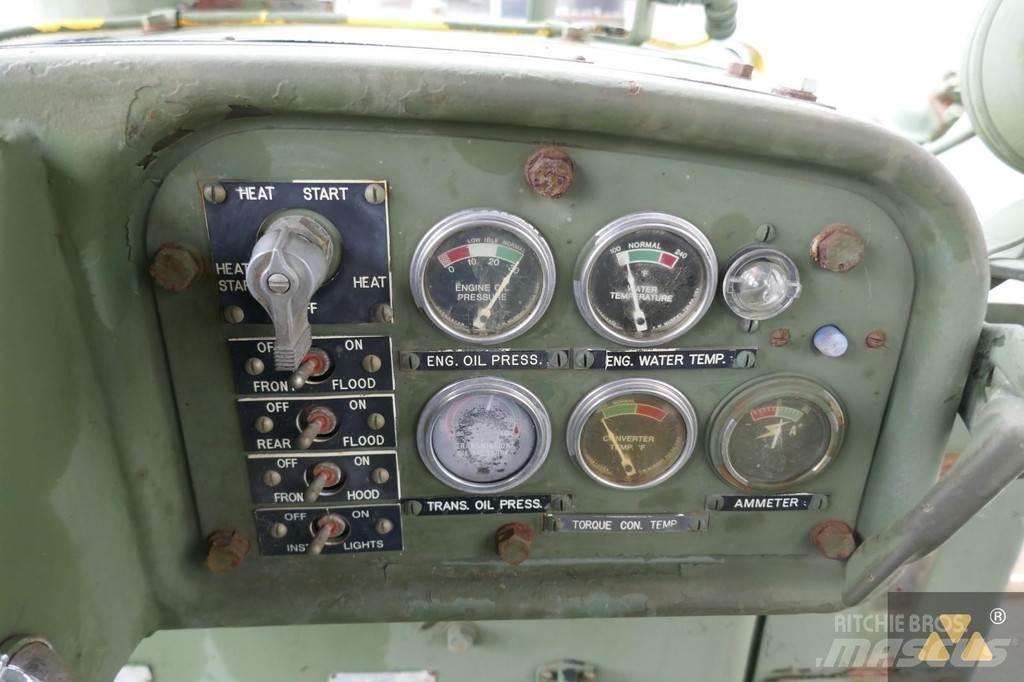 CAT D7F Ex-army Pásové dozéry