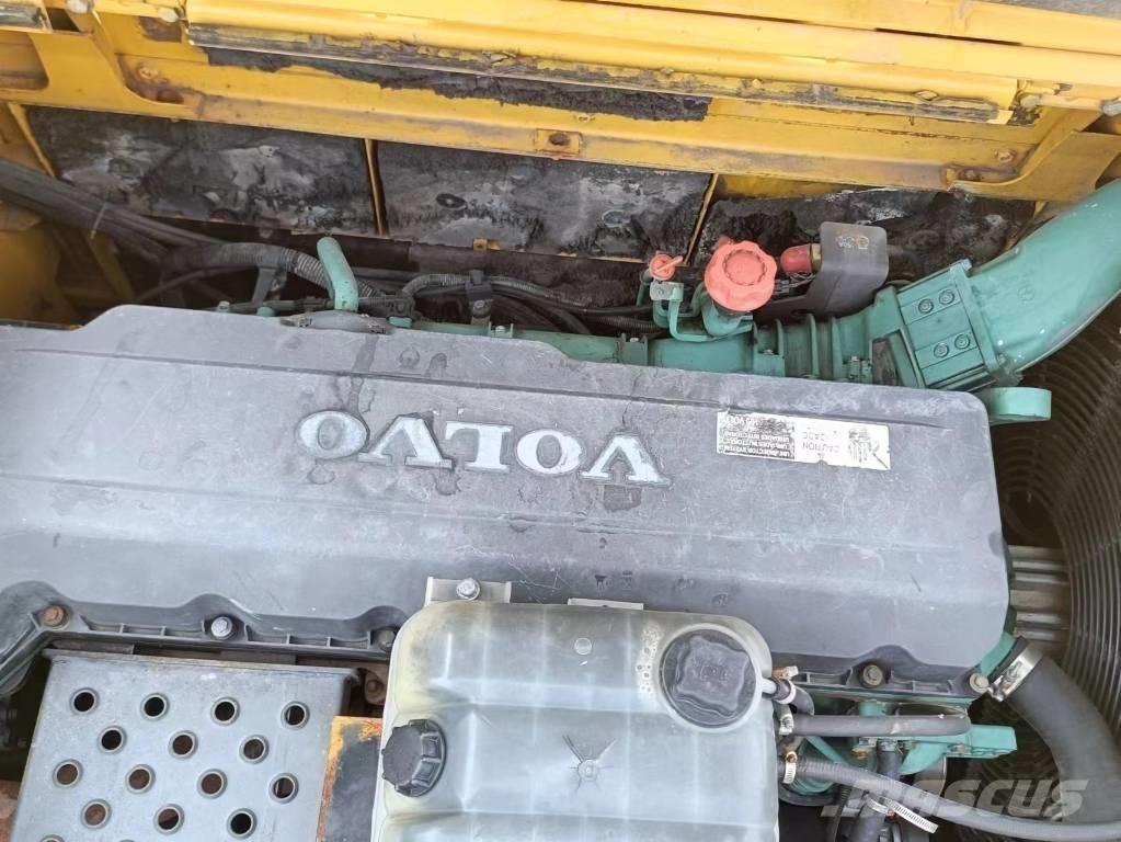 Volvo EC 480 Pásové rýpadlá