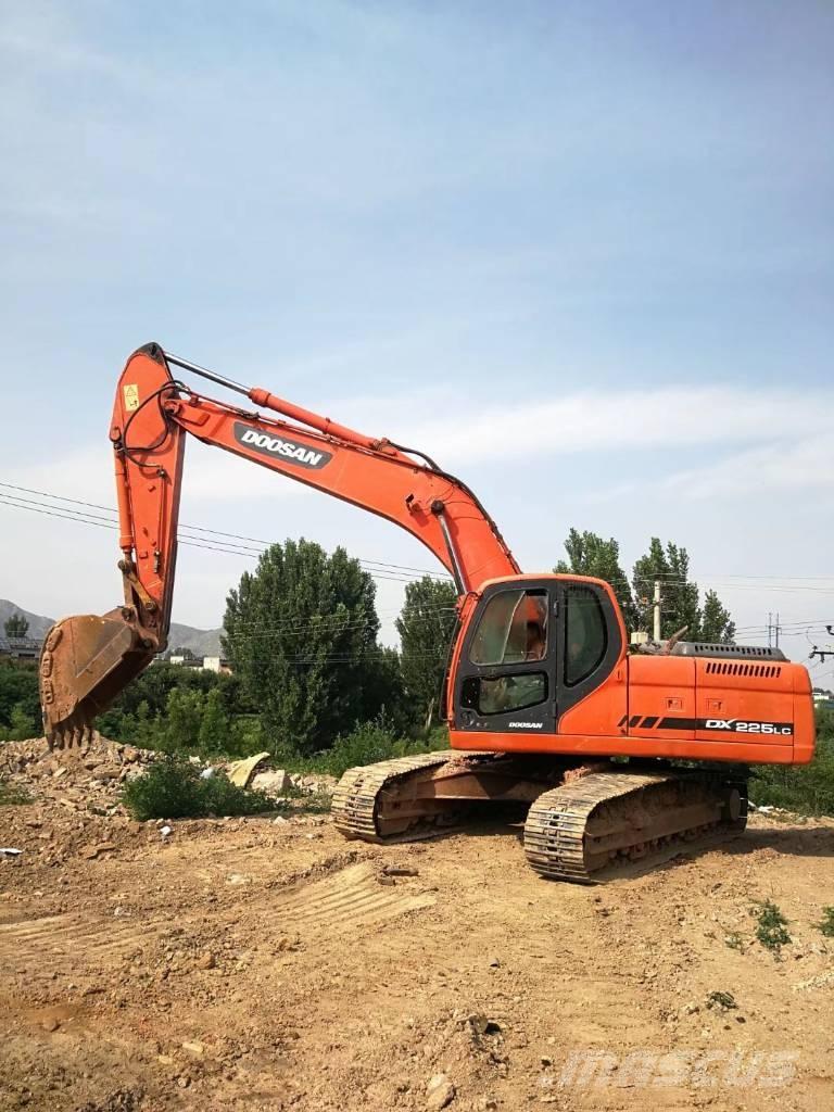 Doosan dx225 Pásové rýpadlá