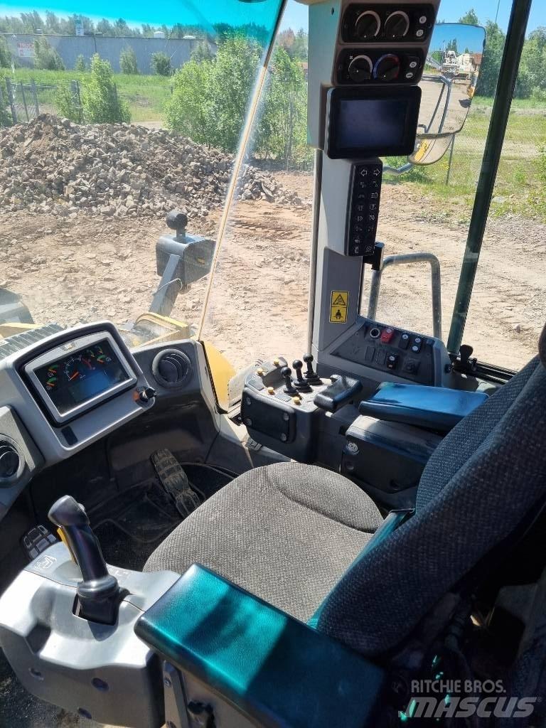 CAT 966 M Kolesové nakladače